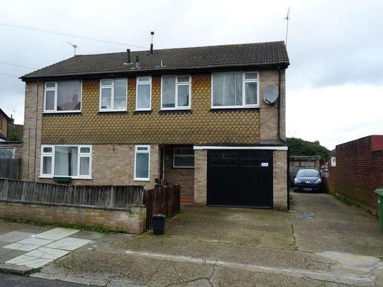 Walton Avenue, South Harrow, HA2 - Photo 1