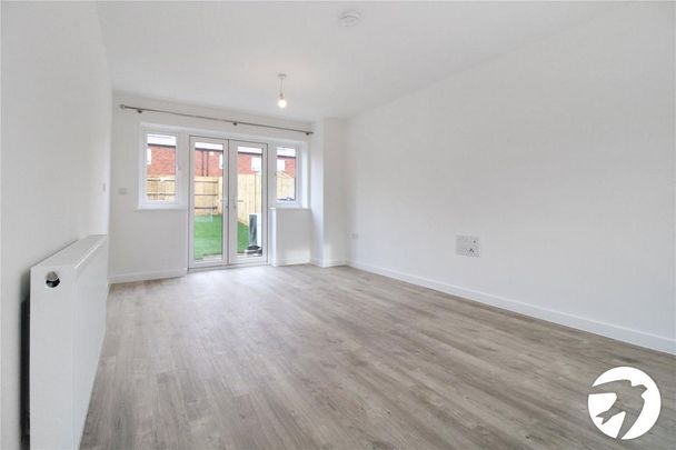 3 bedroom end of terrace house to rent - Photo 1