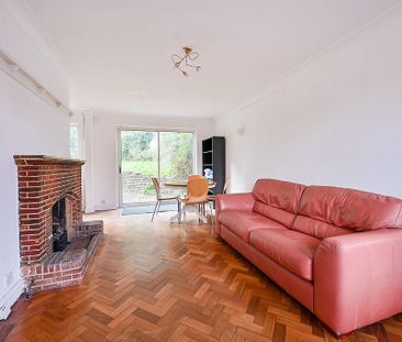 4 bedroom detached house to rent - Photo 2
