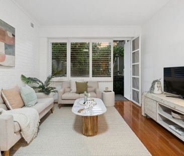 'Top-notch' renovated apartment in Claremont - Photo 3