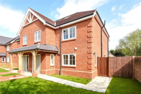 4 Bedroom House to rent - Photo 2