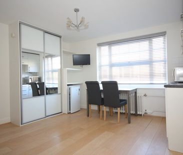 Eastgate House, Guildford - Photo 3