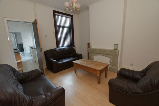 St. Margaret Road Room 3 - Photo 1