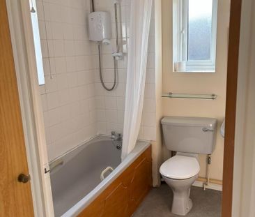 1 bedroom semi-detached house to rent - Photo 3