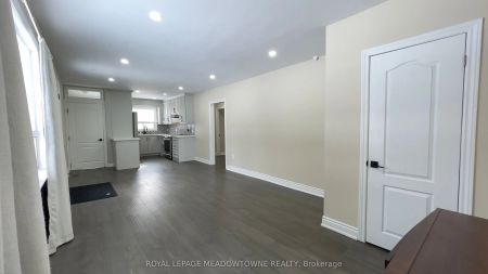 4 Keats Avenue #Main - Photo 2