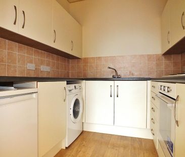 2 bedroom flat to rent - Photo 6