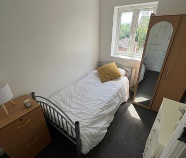1 bedroom in a house share to rent - Photo 5