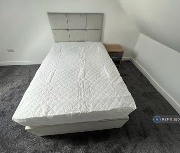 1 bedroom in a house share to rent - Photo 3