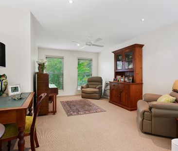 Spacious Family Home in Central Pelican Waters - Photo 5
