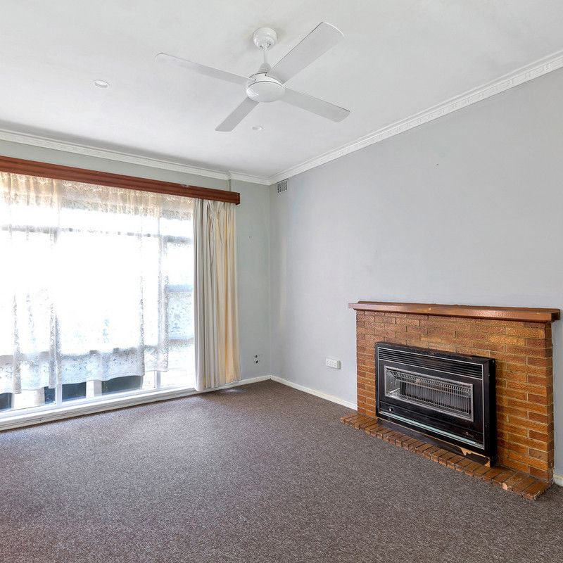 2a Erin Place, Athelstone SA 5076 - House For Rent | Domain - Photo 1