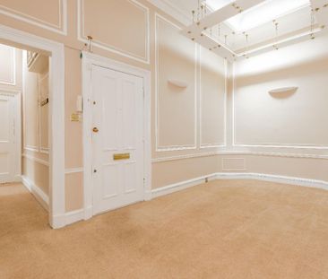 3 bedroom flat to rent - Photo 1