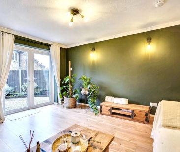 2 bed end of terrace house to rent in Hardy Close, Chatham, ME5 - Photo 1