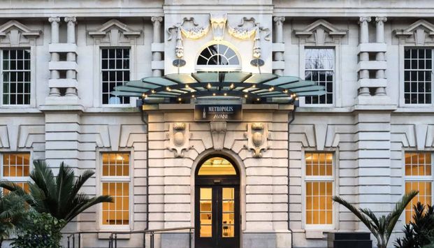 Newly renovated furnished 2 bedroom Apartment!! - Photo 1