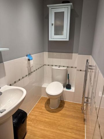 1 bedroom in a house share to rent - Photo 5