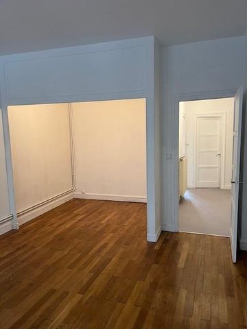 Location Appartement 1 pièce 44m² LYON 3ème - Photo 2