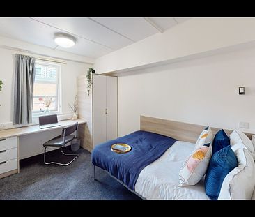 Room in a Shared Flat, United Kingdom, M1 - Photo 1