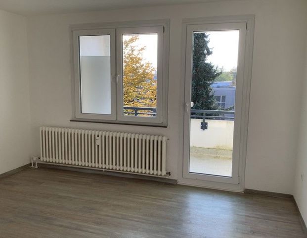 Helle und sanierte 3 Zimmer-Wohnung mit Balkon in Baumheide - Photo 1