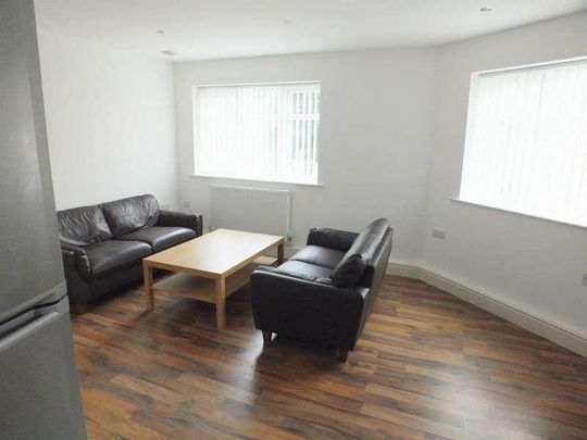 Bedroom Student Flat -, Bawas Place - Alfreton Road, NG7 - Photo 1