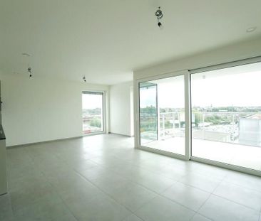 Dit drieslaapkamerappartement is gelegen aan de Nieuwe Dokken en is... - Foto 2