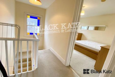 4 bedroom terraced house to rent - Photo 4