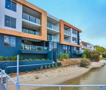 Two-bedroom unit with views of the Nerang River! - Photo 6