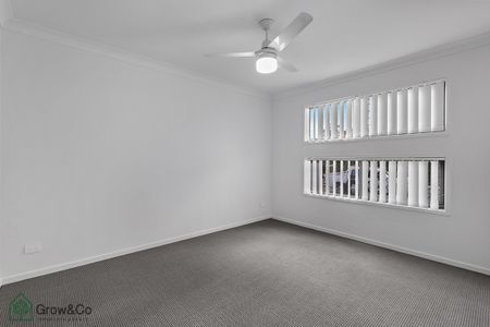 NEAR NEW 3BED HOME WITH DUCTED AIR-CON - Photo 5