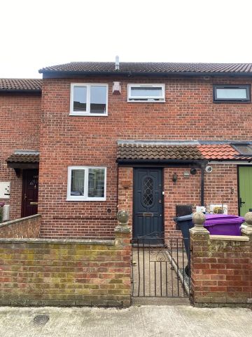 2 Bed Terraced House, Corfield Street, E2 - Photo 5