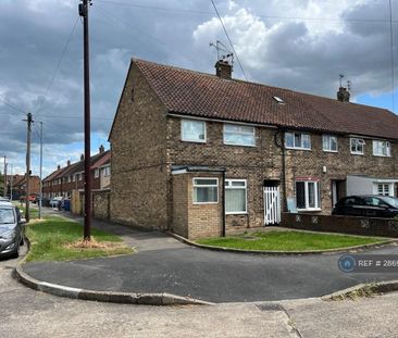 3 bedroom end of terrace house to rent - Photo 4