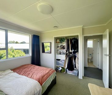 Three-Bedroom Home with Stunning Maunga Views - Photo 6