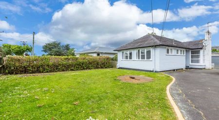 13 Marion Street, Silverstream - Photo 5