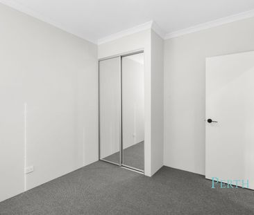 Perfect Family Home in Sought-After Treeby Location!! - Photo 5