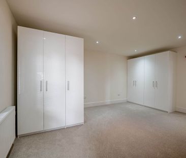 Sutcliffe House - Photo 1