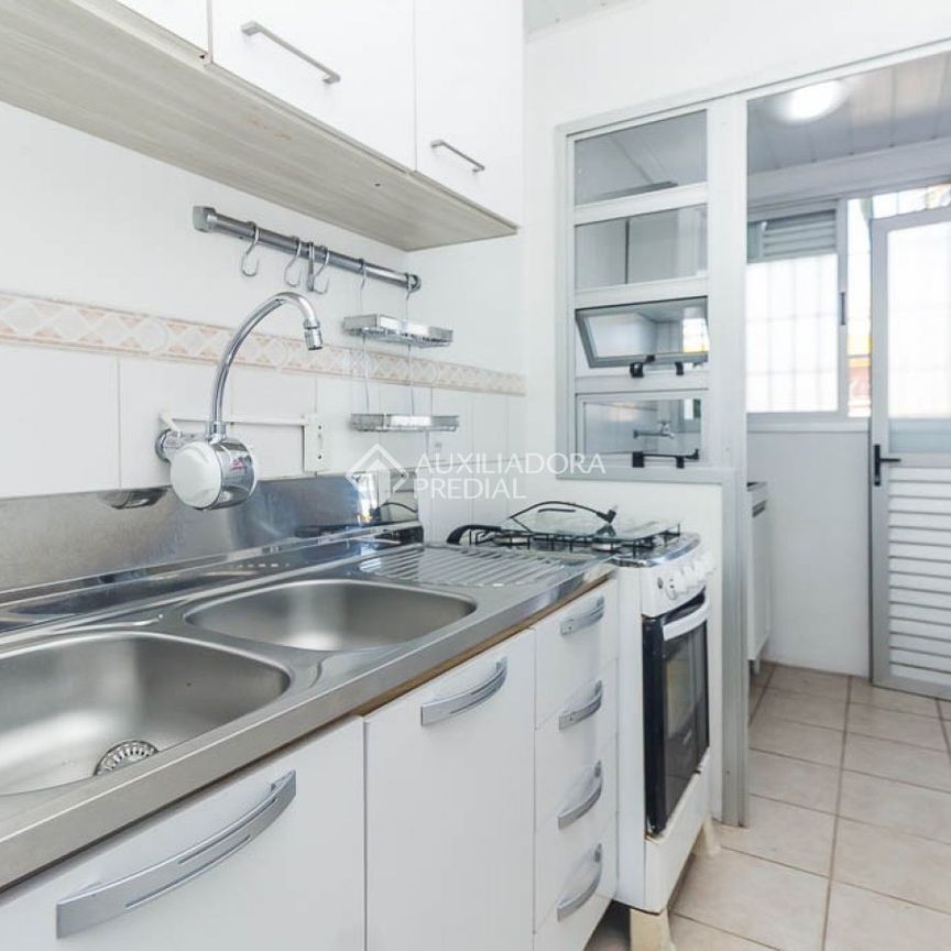 Apartamento com 1 quarto e 57m² para alugar em Humaitá, Porto Alegre. - Photo 1