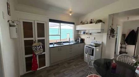 THREE BEDROOM - WAITARA - Photo 4