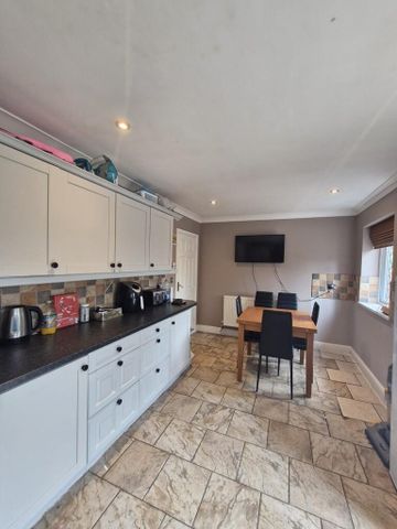 1 bedroom in a house share to rent - Photo 5