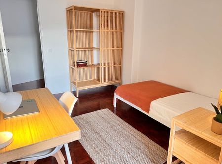 Rua Dom Aleixo Corte-Real, Lisbon, Lisbon 1800-166 - Photo 2