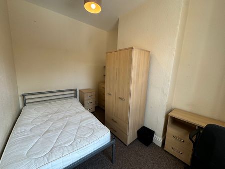 Thorpe Street, South Bank - P1285 - Photo 3