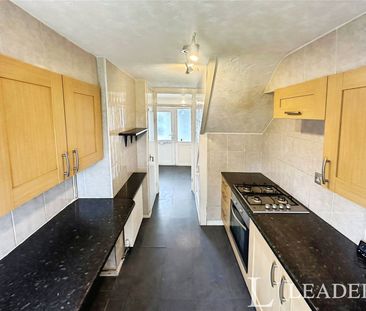 3 bedroom property to rent Spencers Croft, Harlow, CM18 - Photo 4