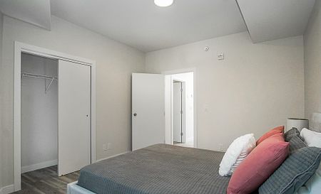 205-18 Picardy Place - Photo 3