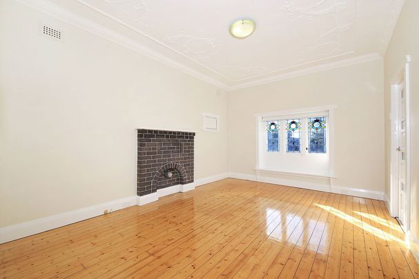Charming Family Home - Photo 1