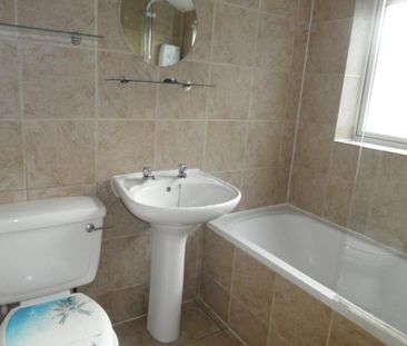 2 bedroom house to rent - Photo 2