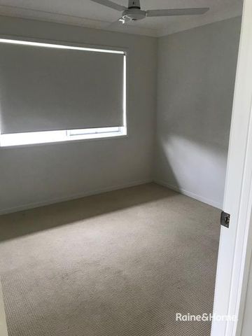FAMILY HOME IN QUIET LOCATION - 9 MONTH LEASE ONLY TO END OF AUGUST 2026 - Photo 2