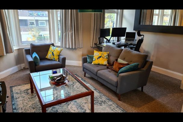 2 Bed Flat, John Ruskin St, SE5 - Photo 1