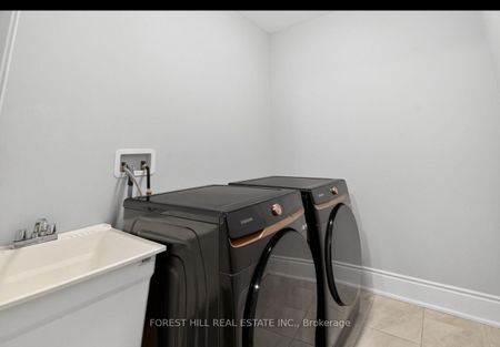 For Lease - 217 Sunset Vista Court, Aurora, Ontario - Photo 3