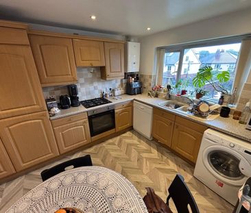 2 Bed Flat, Drummond Avenue, LS16 - Photo 5