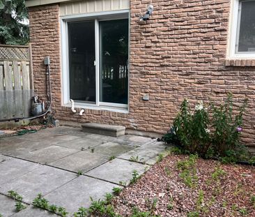 For Lease - 93 Hansen Road Unit# 49, Brampton, Ontario - Photo 3