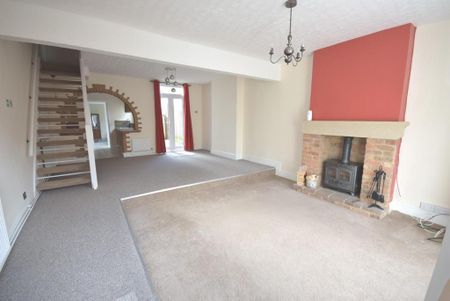 3 bedroom semi-detached house to rent - Photo 4
