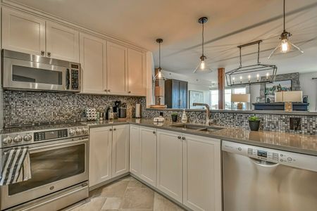 168 Ch. au Pied-de-la-Montagne 6, QC, CA, Mont-Tremblant - Photo 2