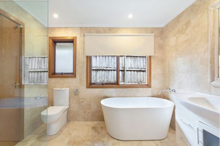 Spacious Single Level Home - Photo 3