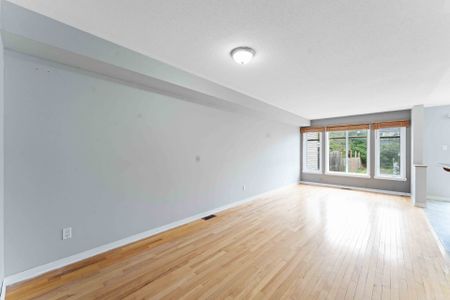 For Lease - 270 Berrigan Drive, Barrhaven, Ontario - Photo 2